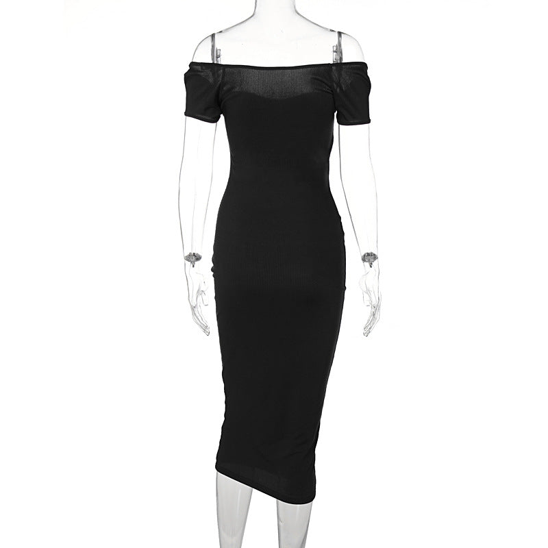 Dame Figurtilpasset Midi-kjole med off-shoulder design og elegante draperingseffekter Skovae