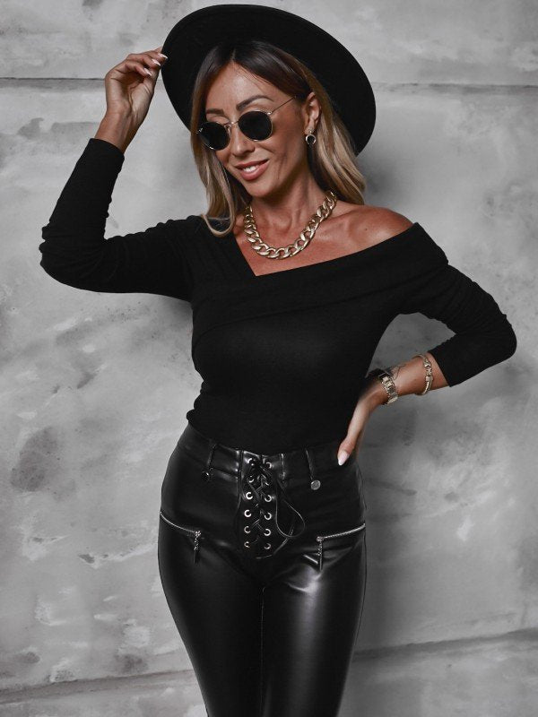 Dame Off-Shoulder Langærmet Top med elegant Wickeldesign Stilla