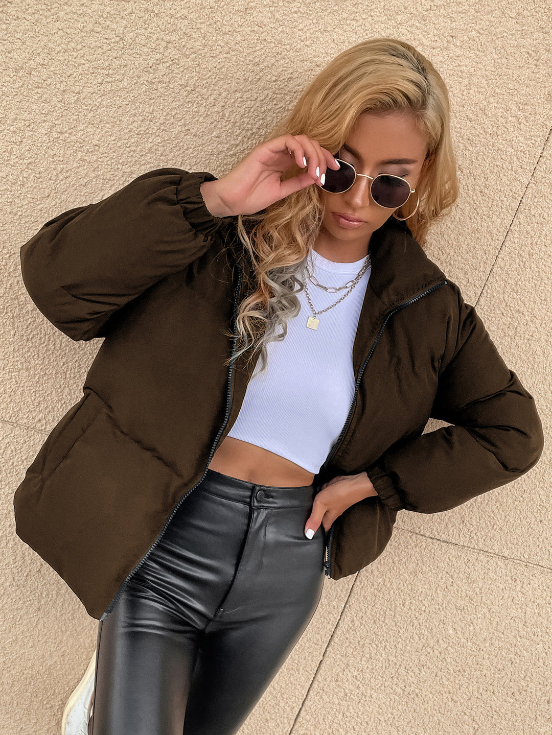 Kvinders letvægts quilted jakke i sporty look med praktisk lynlås Stilla