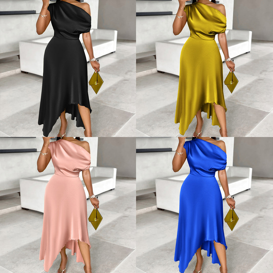 Dame asymmetrisk aftenkjole med afslappet one-shoulder-design og flydende snit Stilla