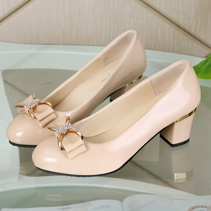 Dame elegante pumps med funklende smykke-detail og stabil hælhøjde Stilla
