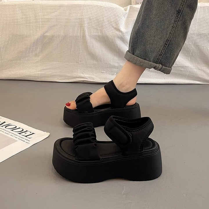 Dame Plateau-sandaler med justerbart remdesign og elastiske flæser Stilla