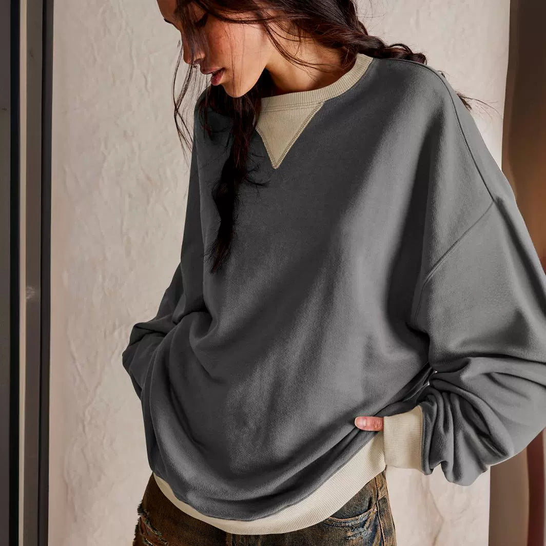 Dame avslappet sweatshirt med dyb V-udskæring og kontrastdetaljer Stilla