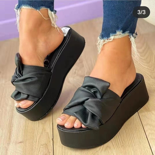 Dame Wedge-pantoletten med stilfuldt knudedesign og skridsikker sål Stilla