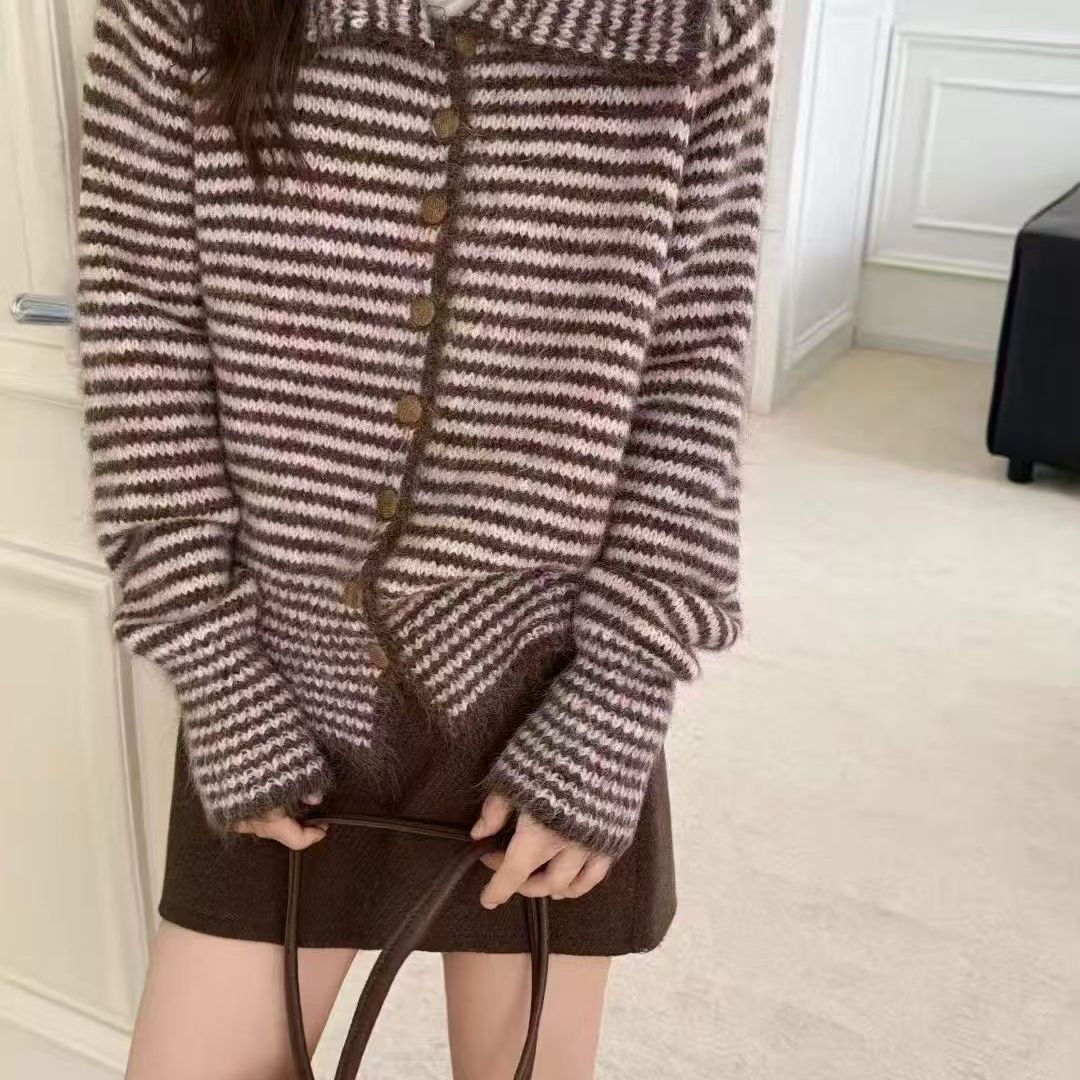 Kvinders cardigan med stort krave og knapper Stilla