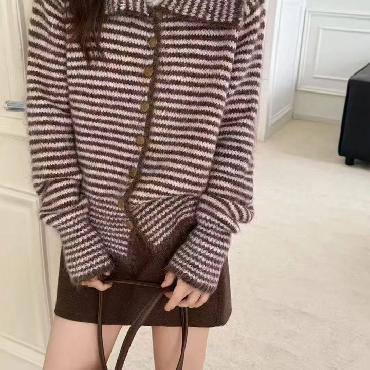 Kvinders cardigan med stort krave og knapper Stilla