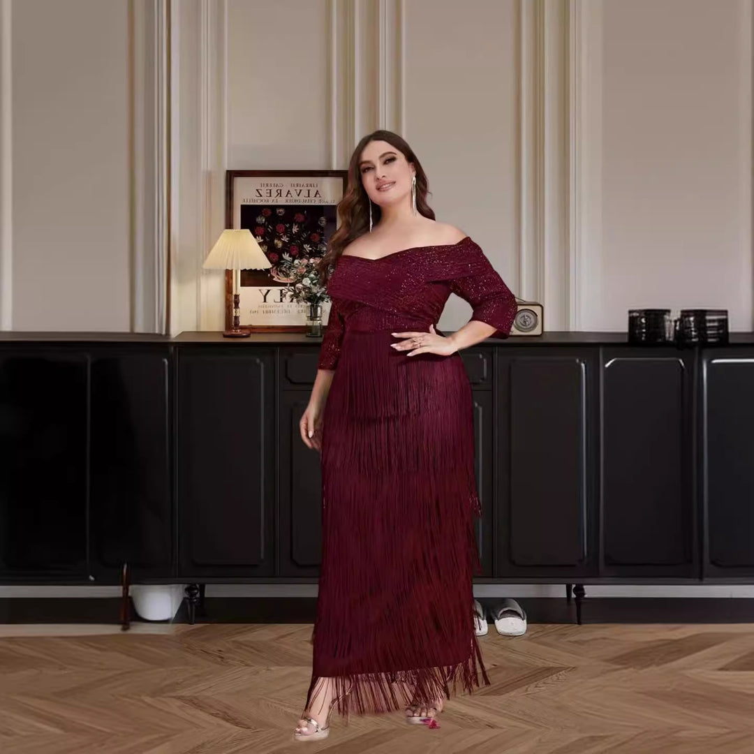 Dame aftenkjole med elegant frynse-design og glitrende accenter Stilla