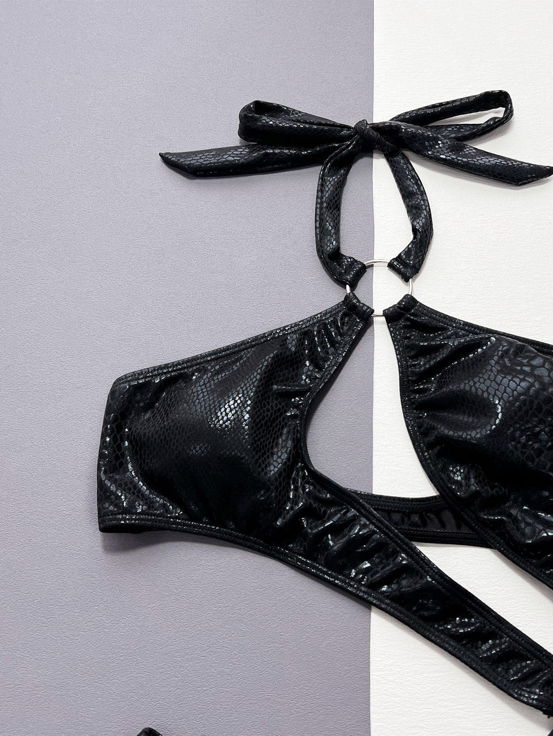 Dame Cut-Out Badedragt med spændende ringdetalje og skimrende design Stilla