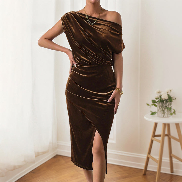 Kvinder Elegant Maxi Kjole med Off-the-Shoulder Design og Luksuriøs Velour Stilla