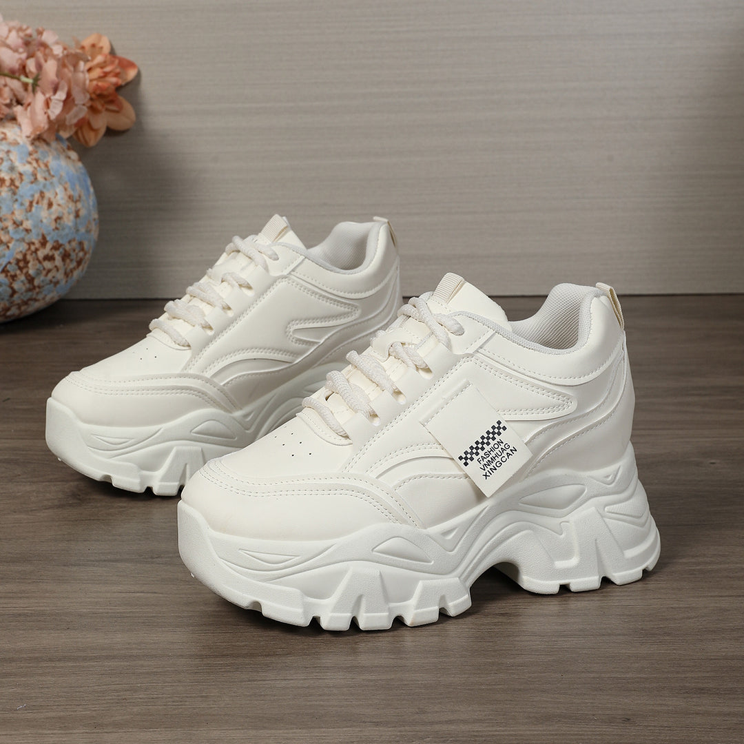Dame Urbane Retro-Sneakers med markant profil og åndbar overflade Stilla