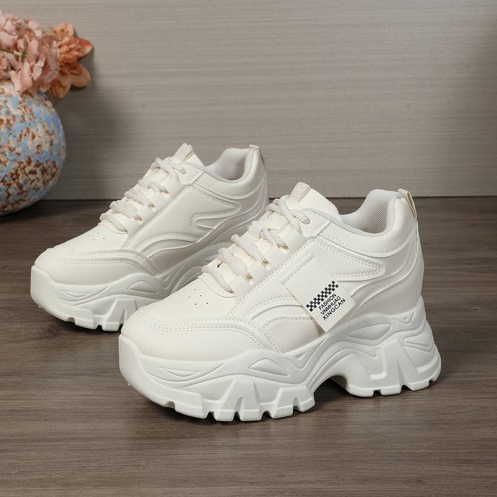 Dame Urbane Retro-Sneakers med markant profil og åndbar overflade Stilla