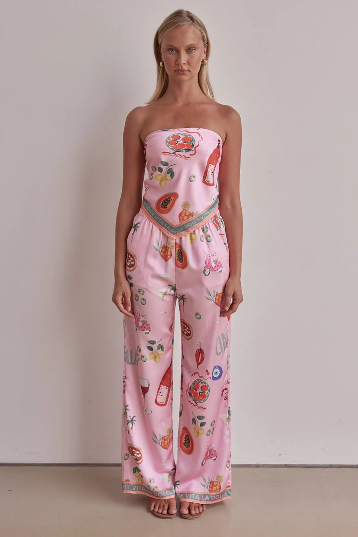 Kvinders jumpsuit med legende tropiske mønstre og elastisk top Skovae