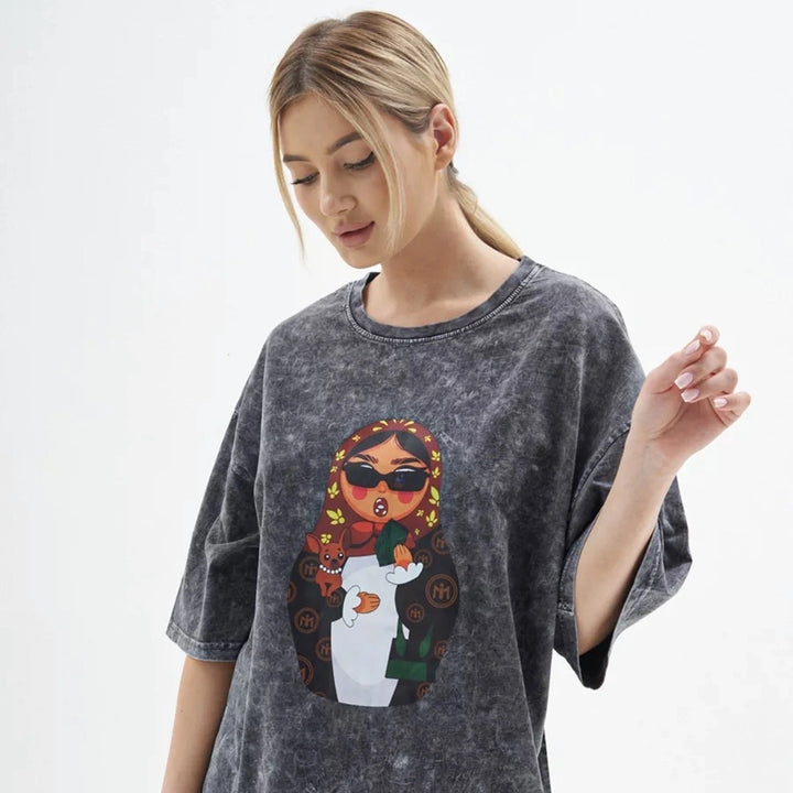 Dame T-shirt med kunstnerisktryk og afslappet snit Stilla