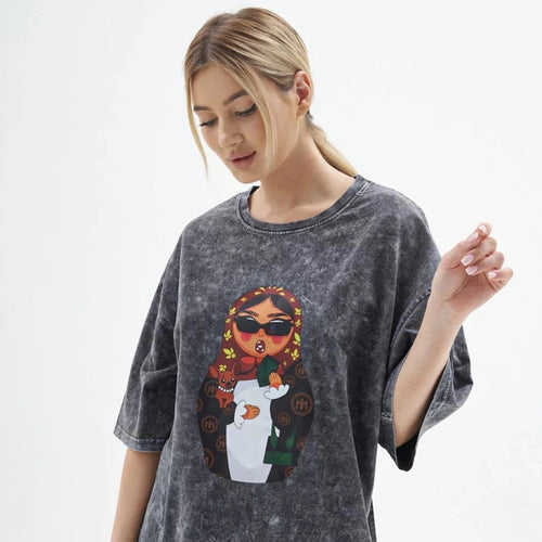 Dame T-shirt med kunstnerisktryk og afslappet snit Stilla