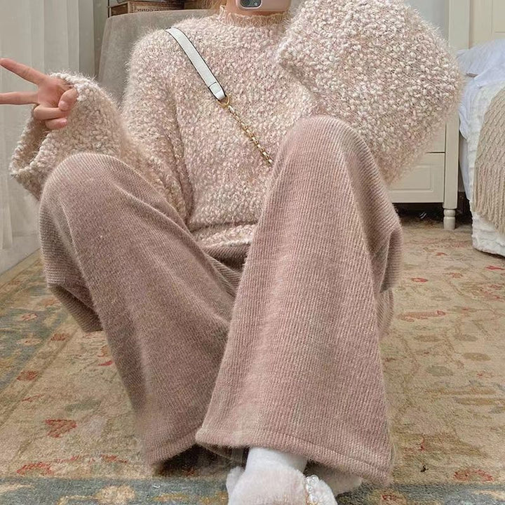 Kvinders strikket loungewear sæt med elegant rullehals og luksuriøse materialer Skovae