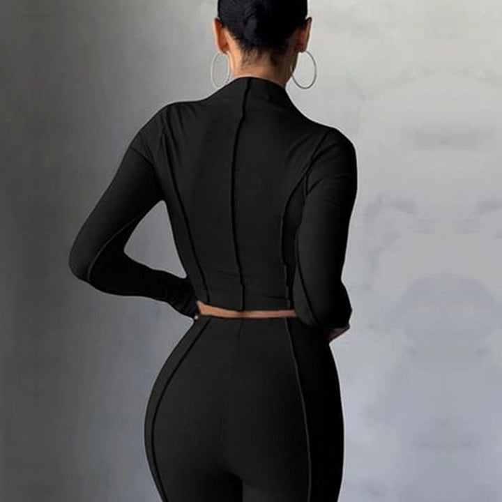 Kvinders sporty sæt med en figur-venlig pasform og lange ærmer Stilla