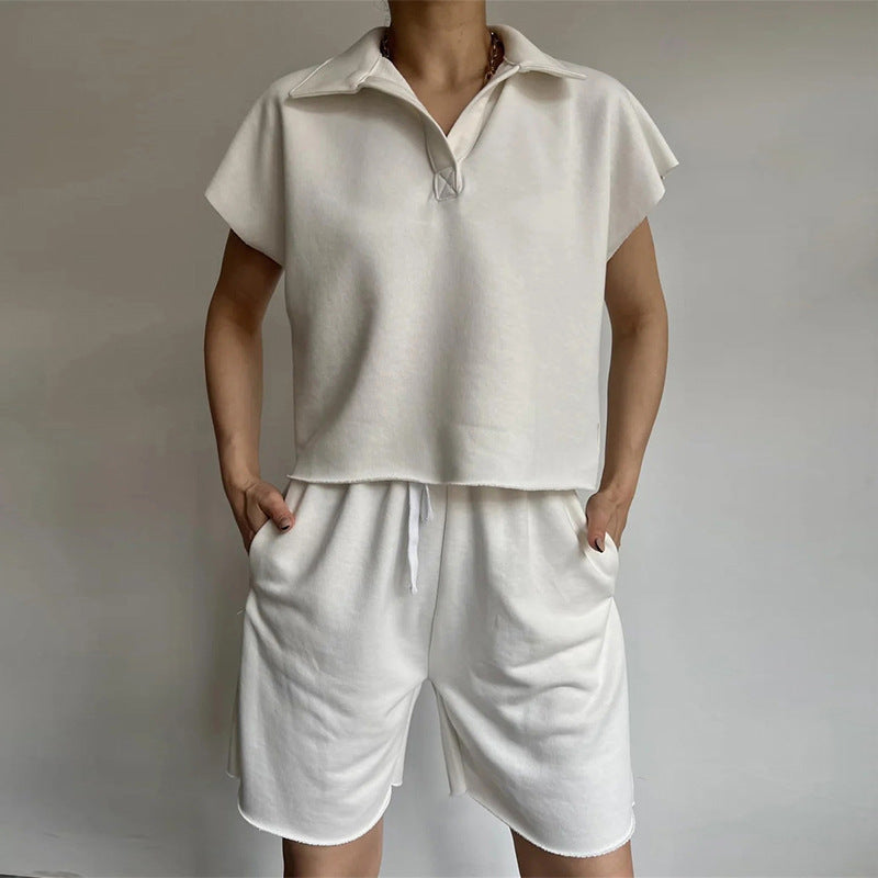 Kvinders casual fritidssæt med høj krave og elastiske shorts Skovae