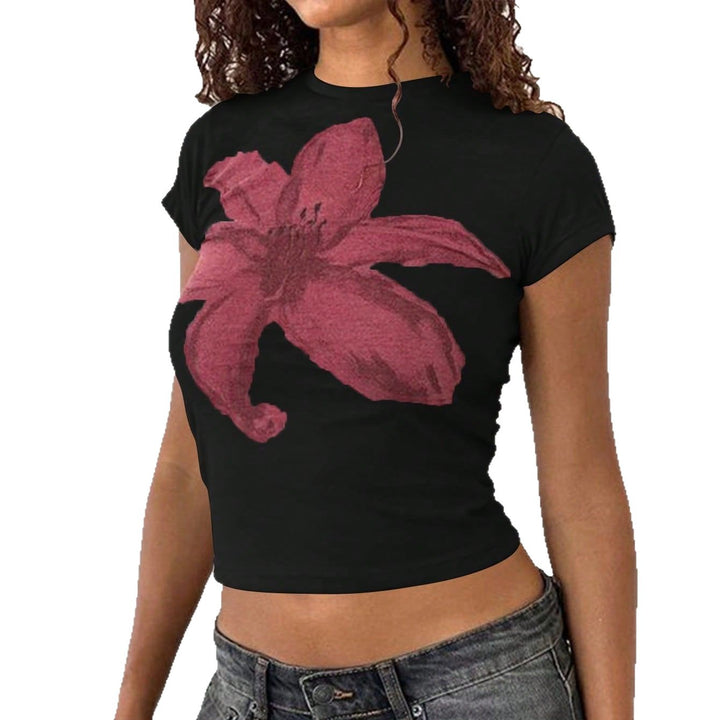 Dame Crop-T-Shirt med blomsterdesign og tætsiddende snit Skovae