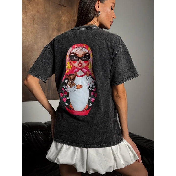 Dame T-shirt med kreativ matryoshka-design og afslappet pasform Stilla