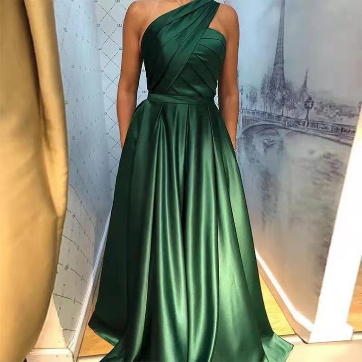 Dame Elegant A-linje Aftenkjole med off-shoulder design og raffinerede folder Stilla