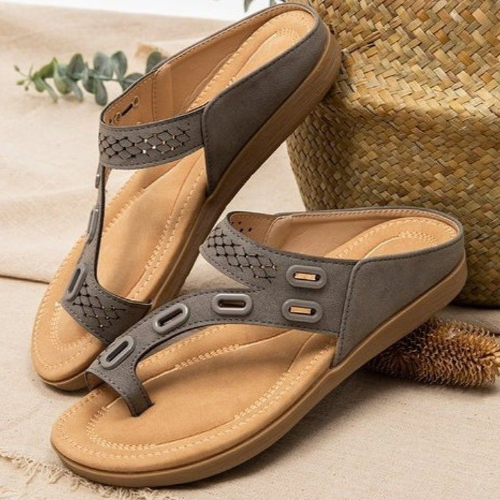 Dame toe separator med ergonomisk fodseng og moderigtigt rem-design Stilla