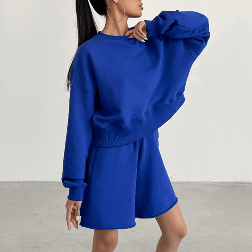 Dame sæt bestående af kortærmet sweatshirt og sporty bukser Stilla
