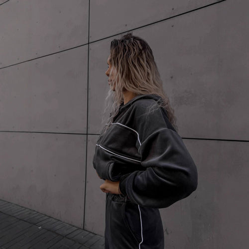 Kvinders sporty-elegante fleece joggingdragt med lynlås Skovae
