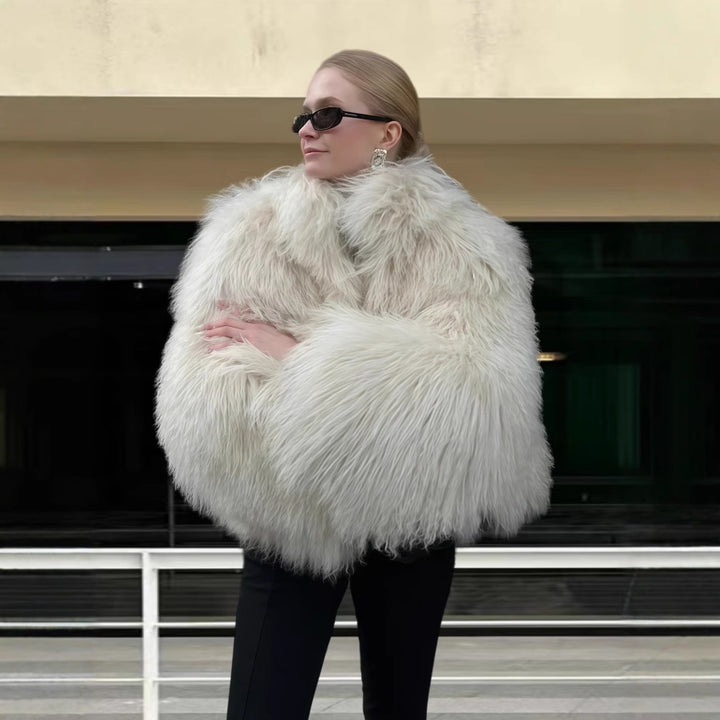 dame oversized kunstpelsjakke med voluminøse ærmer og luksuriøs finish Stilla