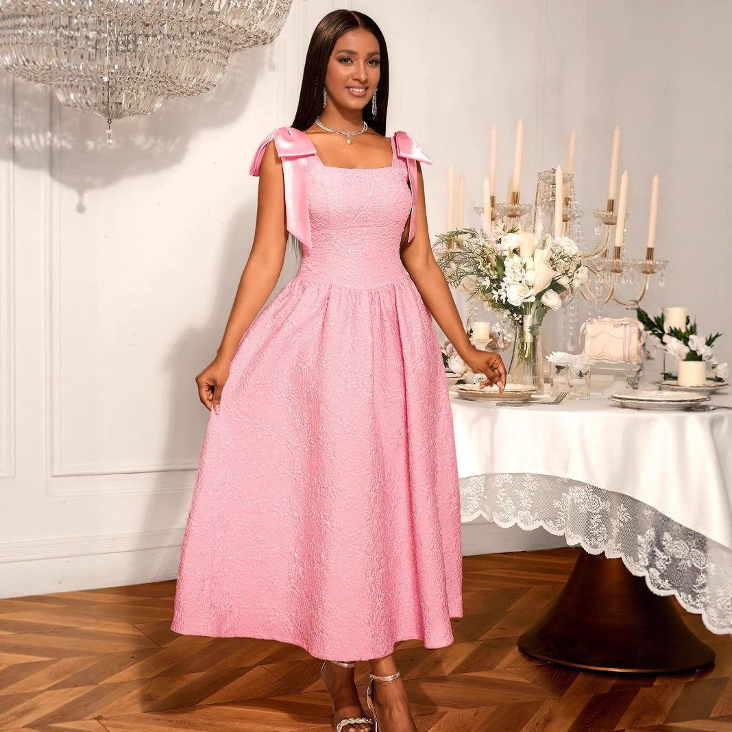 Damer Elegant aftenkjole med glitrende detaljer og legende flæseærmer Skovae