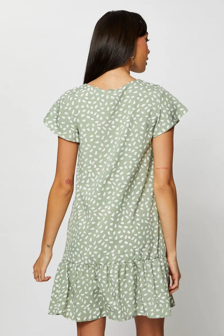 Femme Flouncy Button-Up Sommerkjole med Ruffle Bund Stilla