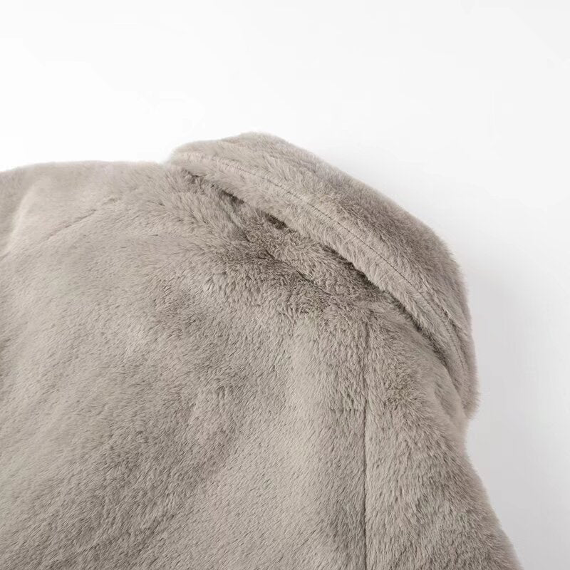 Damernes hyggelige jakke med elegant krave Stilla