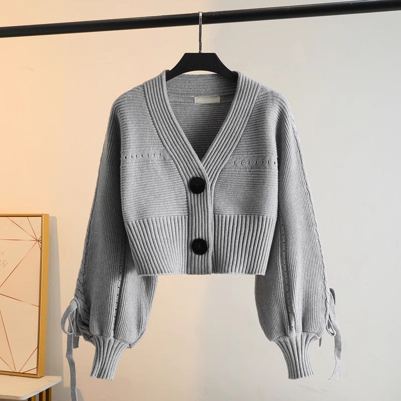 Femme Cropped Chunky Strikkardigan med dekorative knapper Stilla
