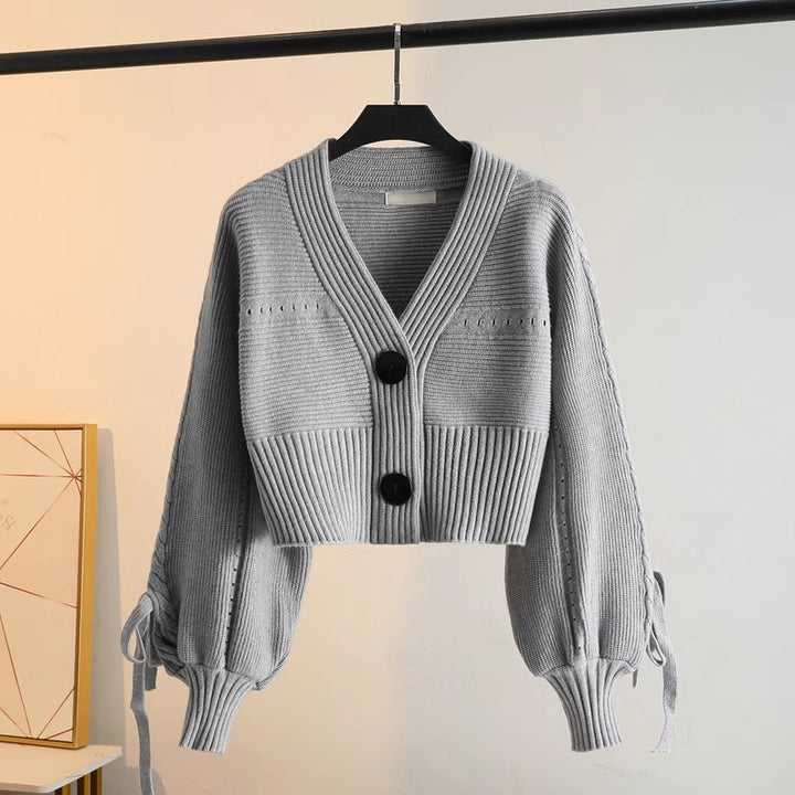 Femme Cropped Chunky Strikkardigan med dekorative knapper Stilla