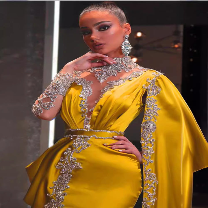 Dame Glamourøst Aftenkjole med asymmetrisk snit og elegant slæb Stilla