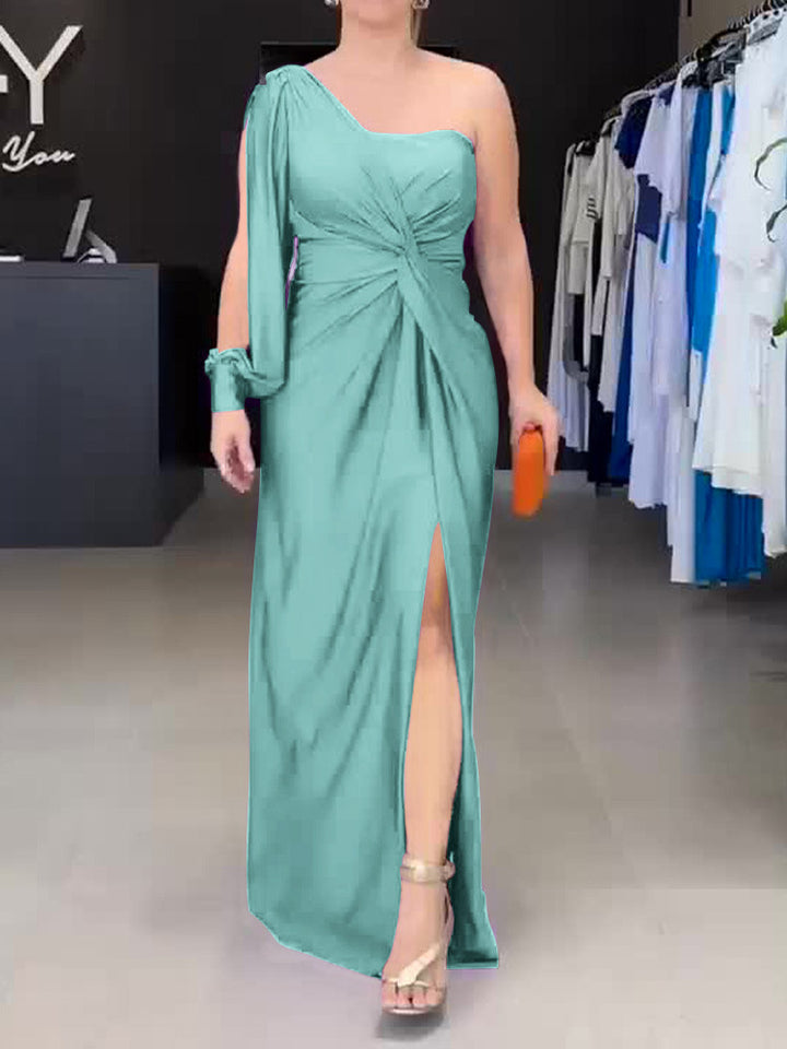 Dame Maxi-kjole med elegant asymmetrisk design og tiltalende flæsedetaljer Stilla