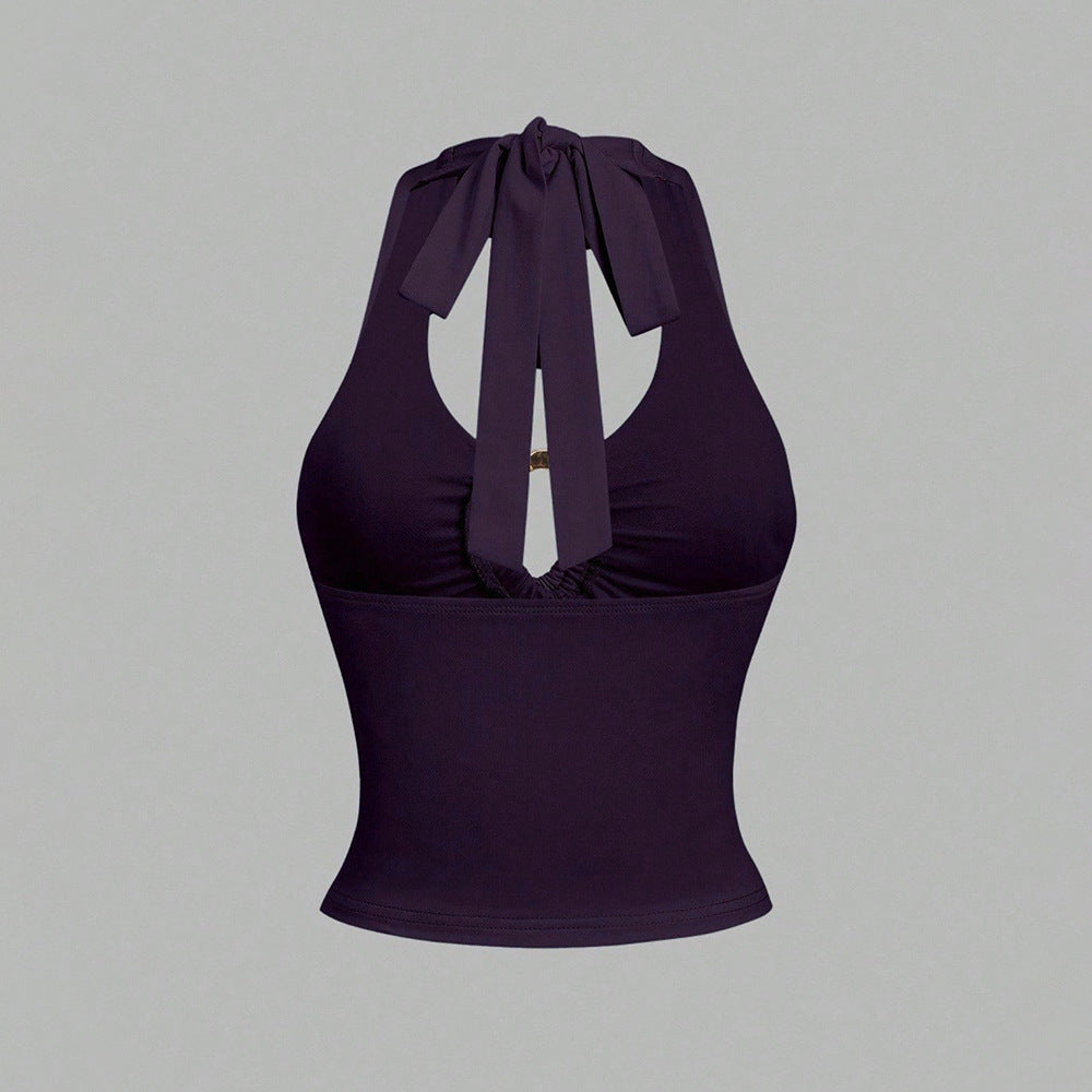 Kvindernes crop top med moderigtig halterneck design og chic bånd