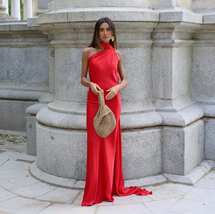 Femme Halter Neck Maxi Kjole med sidelids Stilla