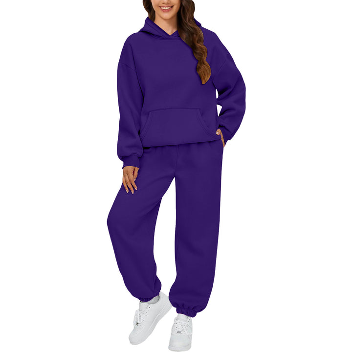 Kvinders behagelige hoodie sæt lavet af blødt sweatstof Skovae