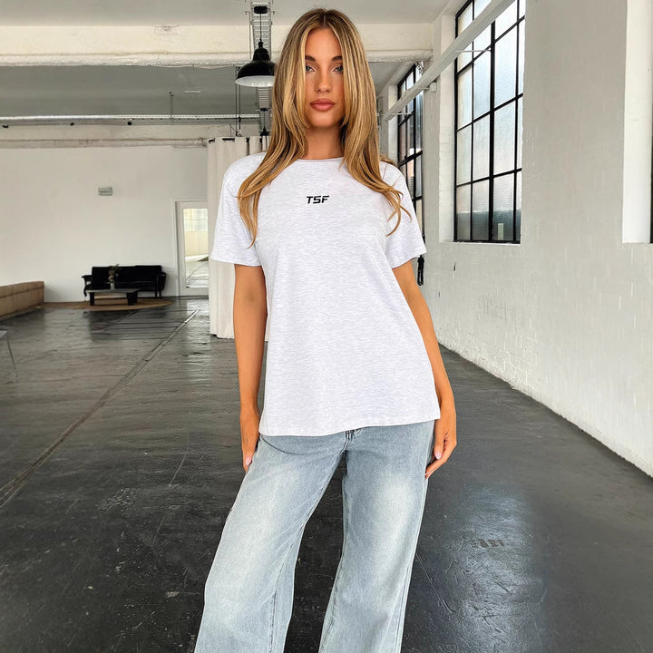 Dame trendy T-shirt med afslappet snit og kvalitets bomuldsmateriale Skovae