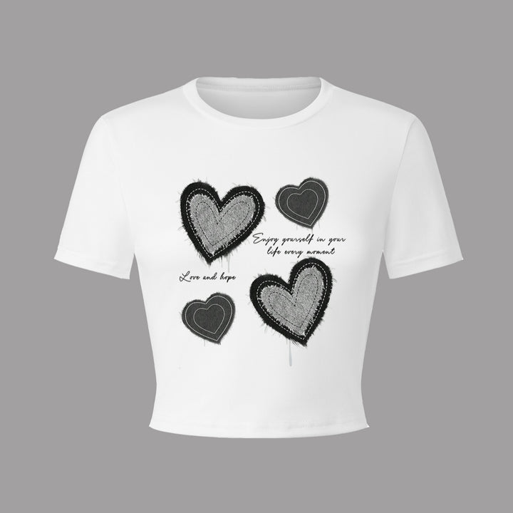 Dame Crop-T-Shirt med kreativt hjerte motiv og motiverende tekst Skovae