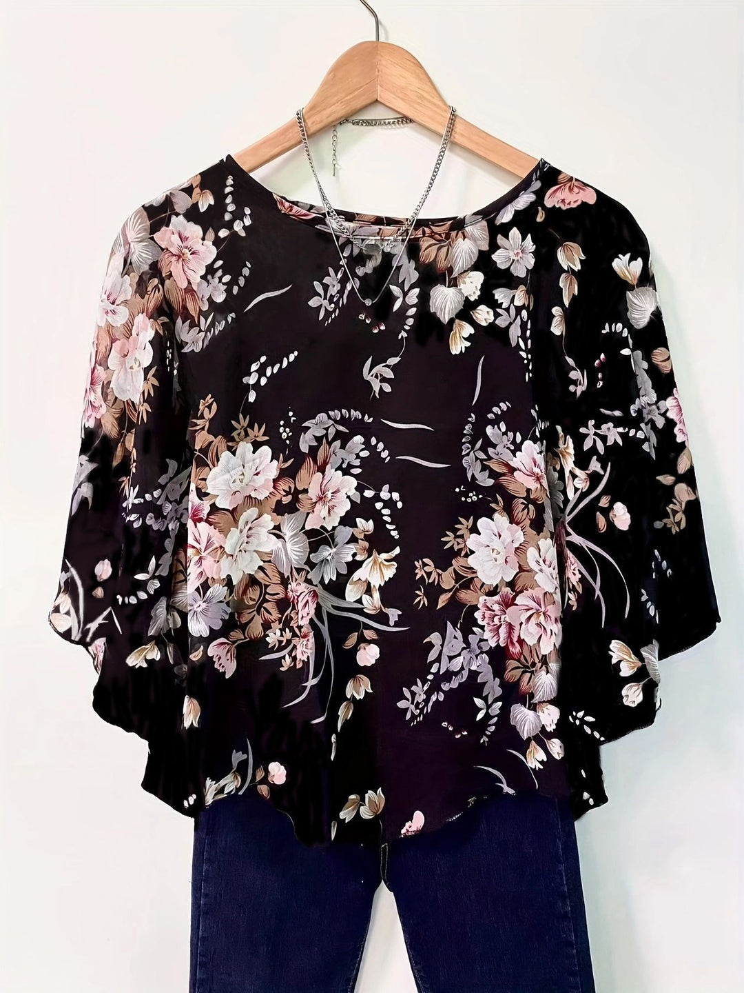 Damebluse i chiffon med blomsterprint Stilla