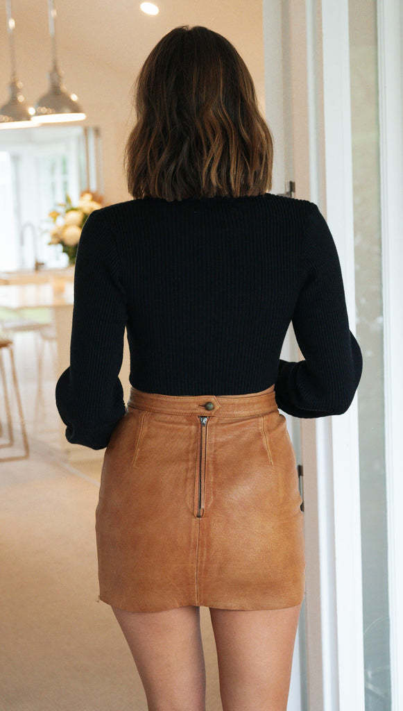 Kvinders elegante cropped sweater med høj krave og udskæring Stilla