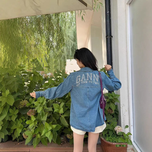 Dame Jeansjakke i afslappet oversized-snit med statement-print Stilla