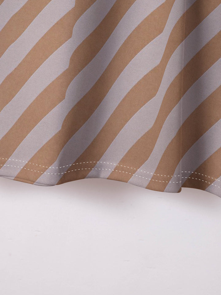 Herrer poloshirt med moderne diagonale striber Stilla