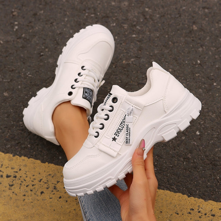 Dame sneakers med kontrasterende elementer og sporty sål Stilla