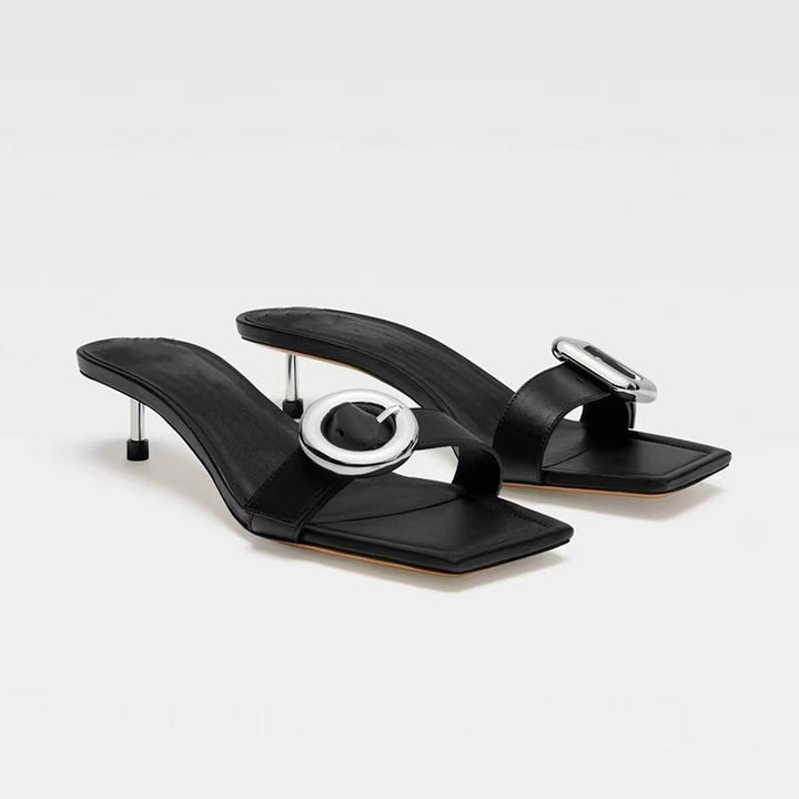 Femme Højglans Åben Tå Slingback Hæle med dekorativt Spænde-Detail Stilla