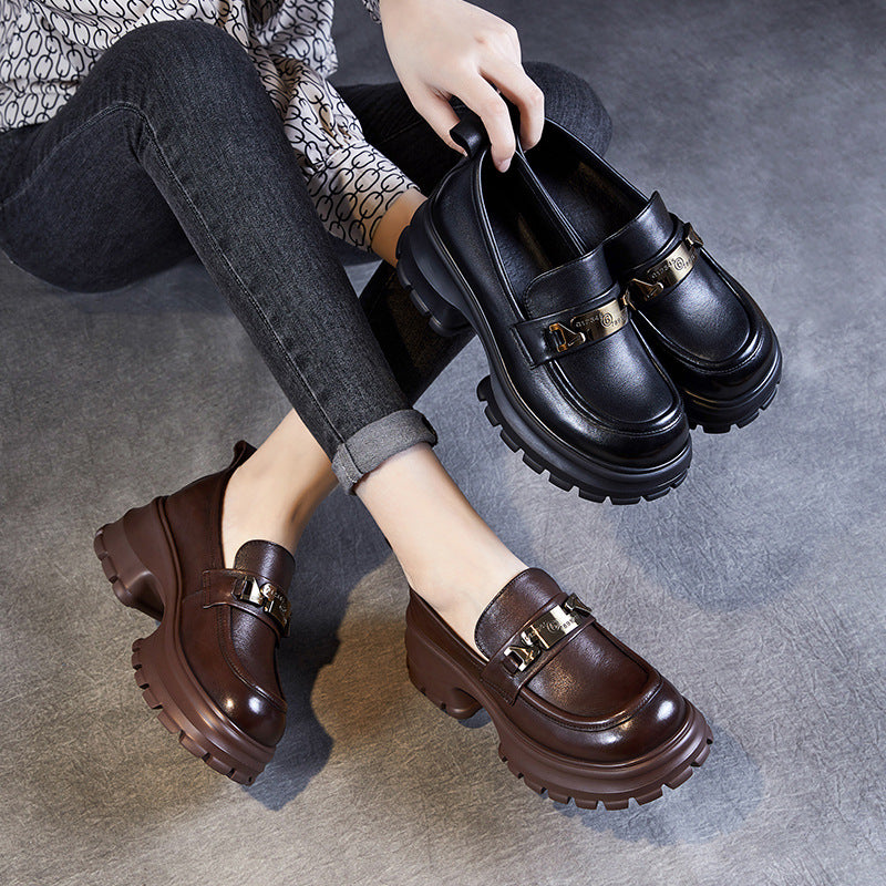 Dame Chunky Platform Loafers med dekorative metal accenter Stilla