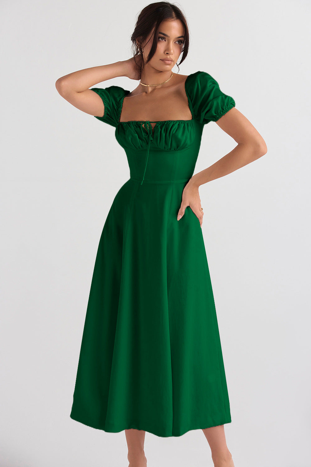 Dame midi kjole med kliché korse og udvidet skirt