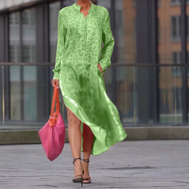 Dame Hemdbluskjole lavet af let chiffon med trendy leopardmønster Stilla