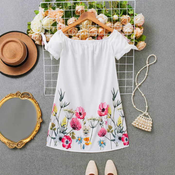Dame Off-Shoulder Kjole med florale accenter Stilla